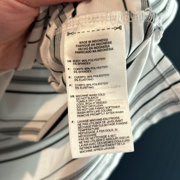 Small Men’s Wisconsin Badgers Adidas Polo - Picture 5 of 5